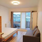 studio centre paris 15e near montparnasse